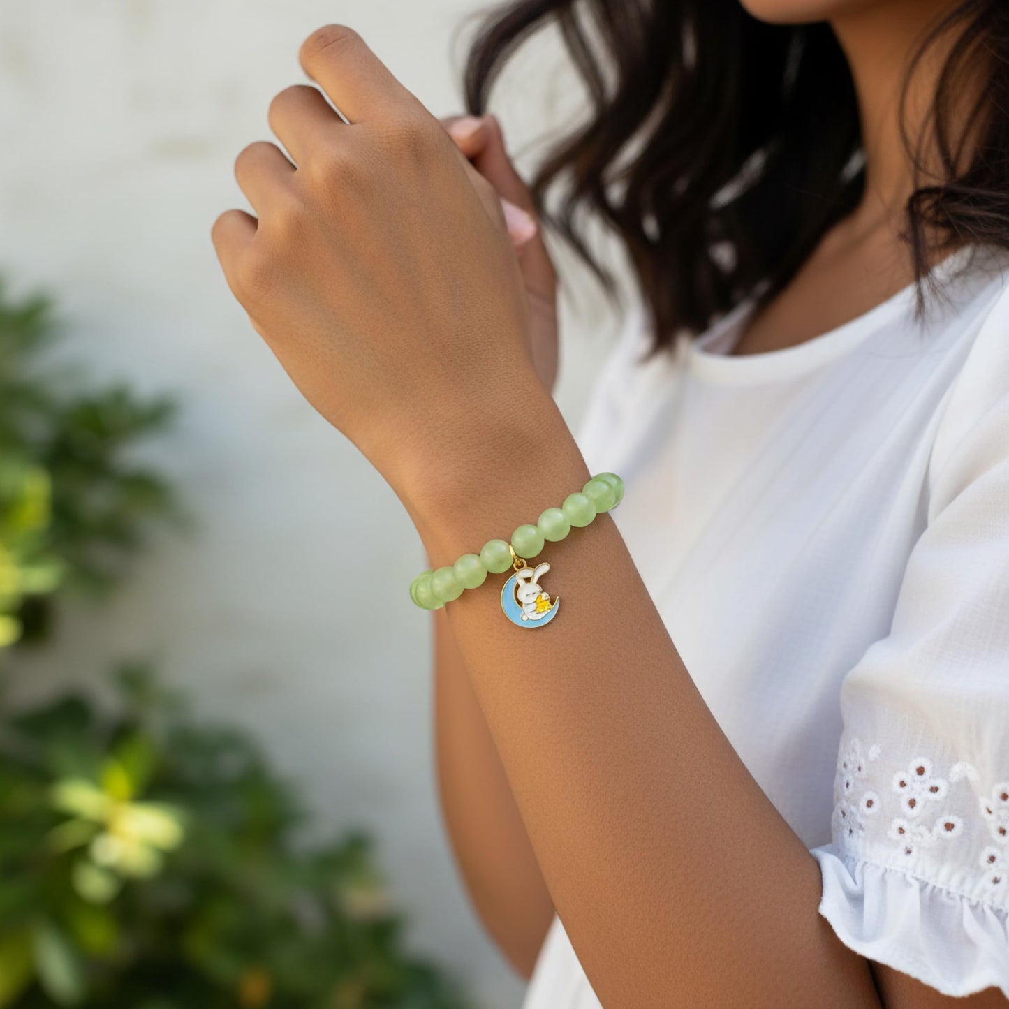 Make daily styling brighter with a green bead bracelet that feels simple and fun.