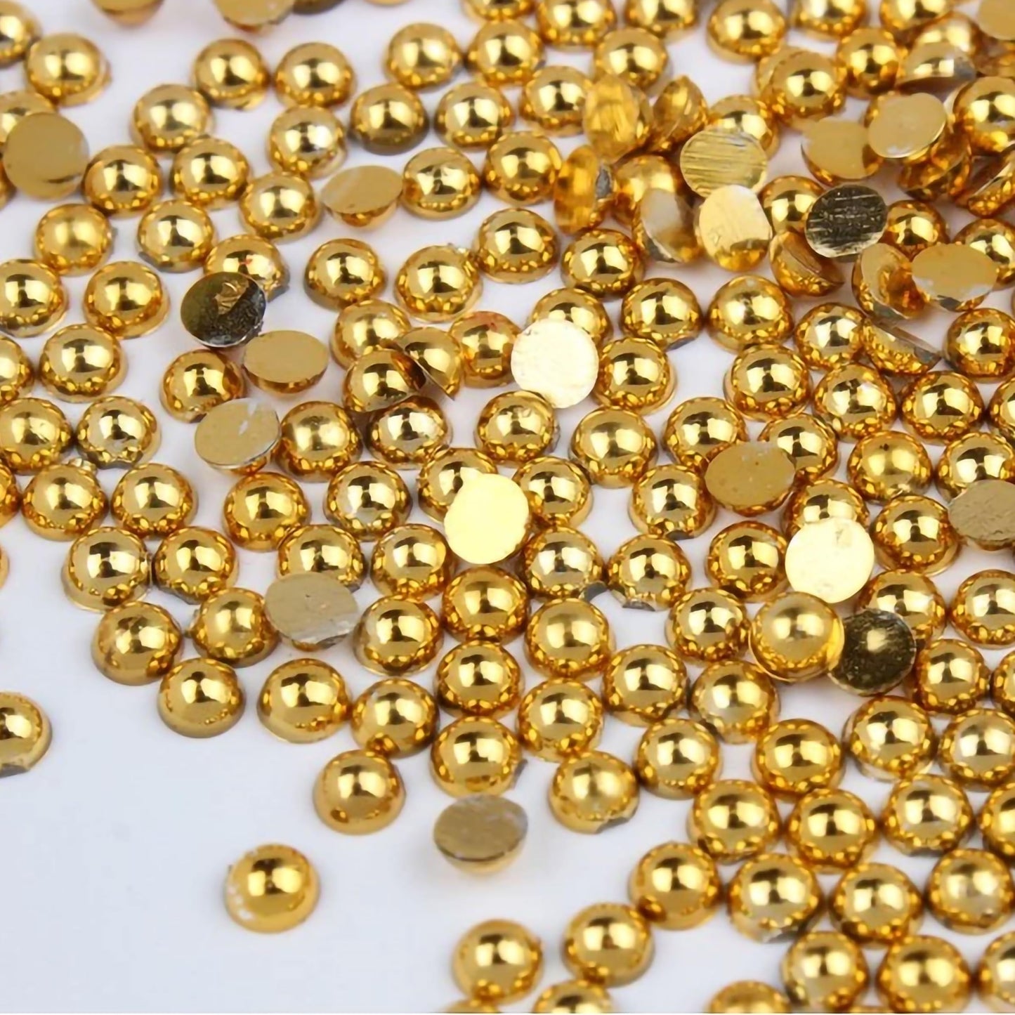 8mm and gold 8mm and 90g beads support bracelet making, necklace making and DIY jewellery projects with a clean decorative finish.