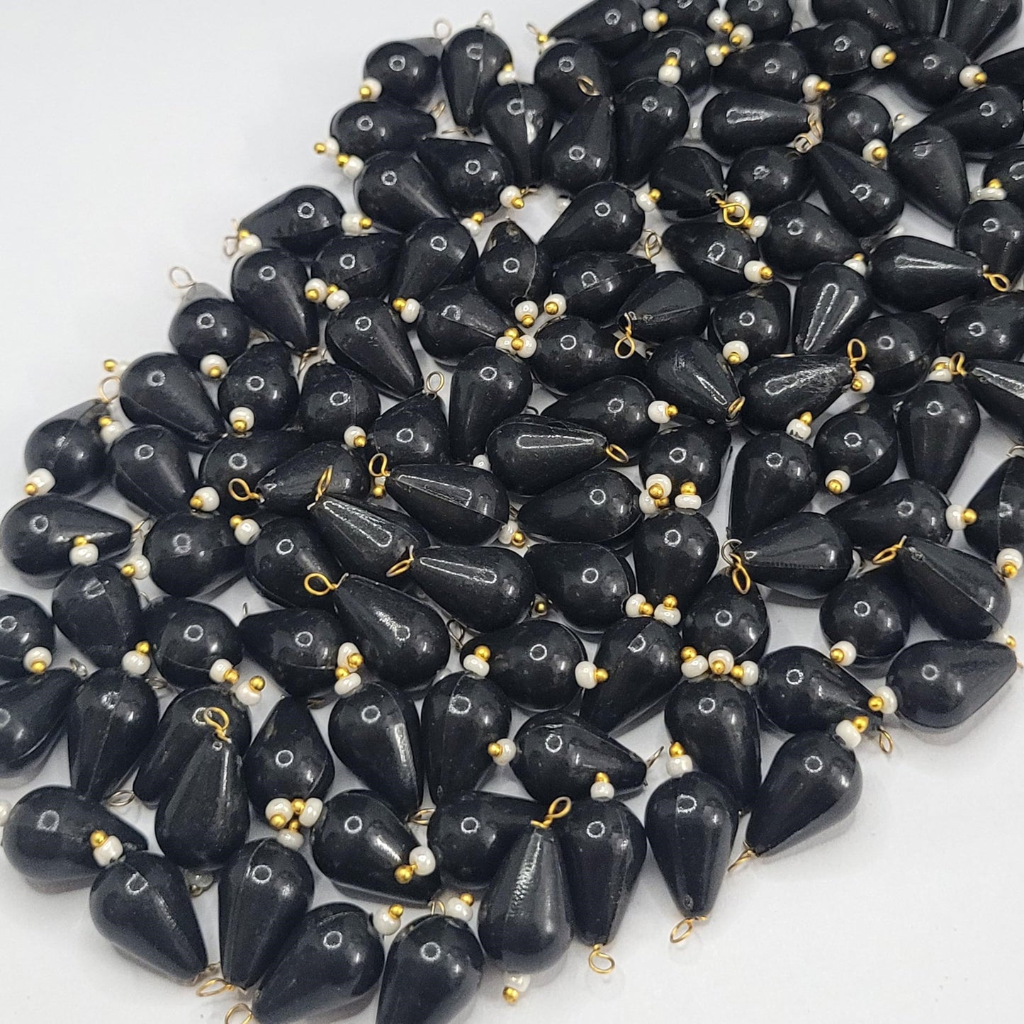 Teardrop Shape Lariya Beads