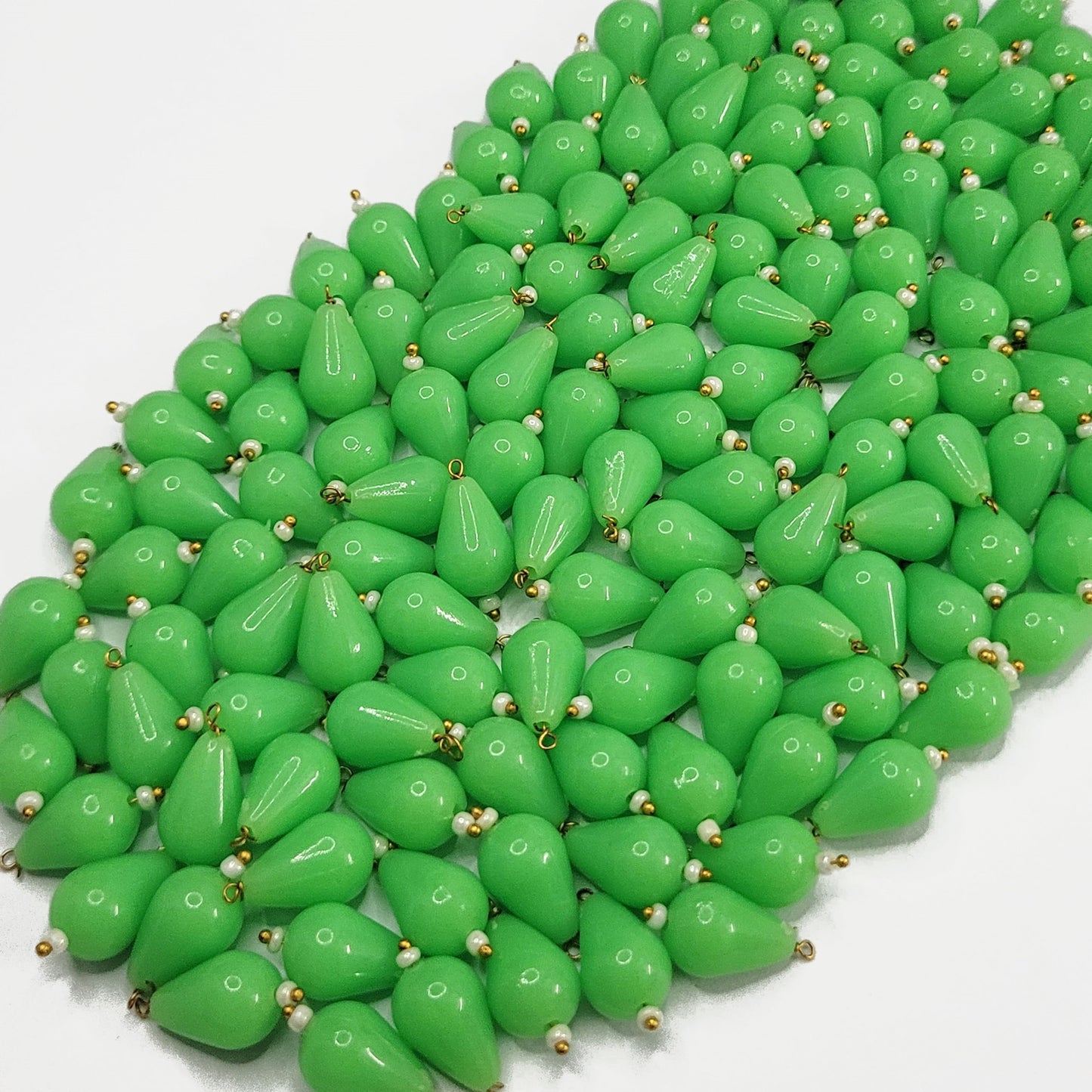 Teardrop Shape Lariya Beads