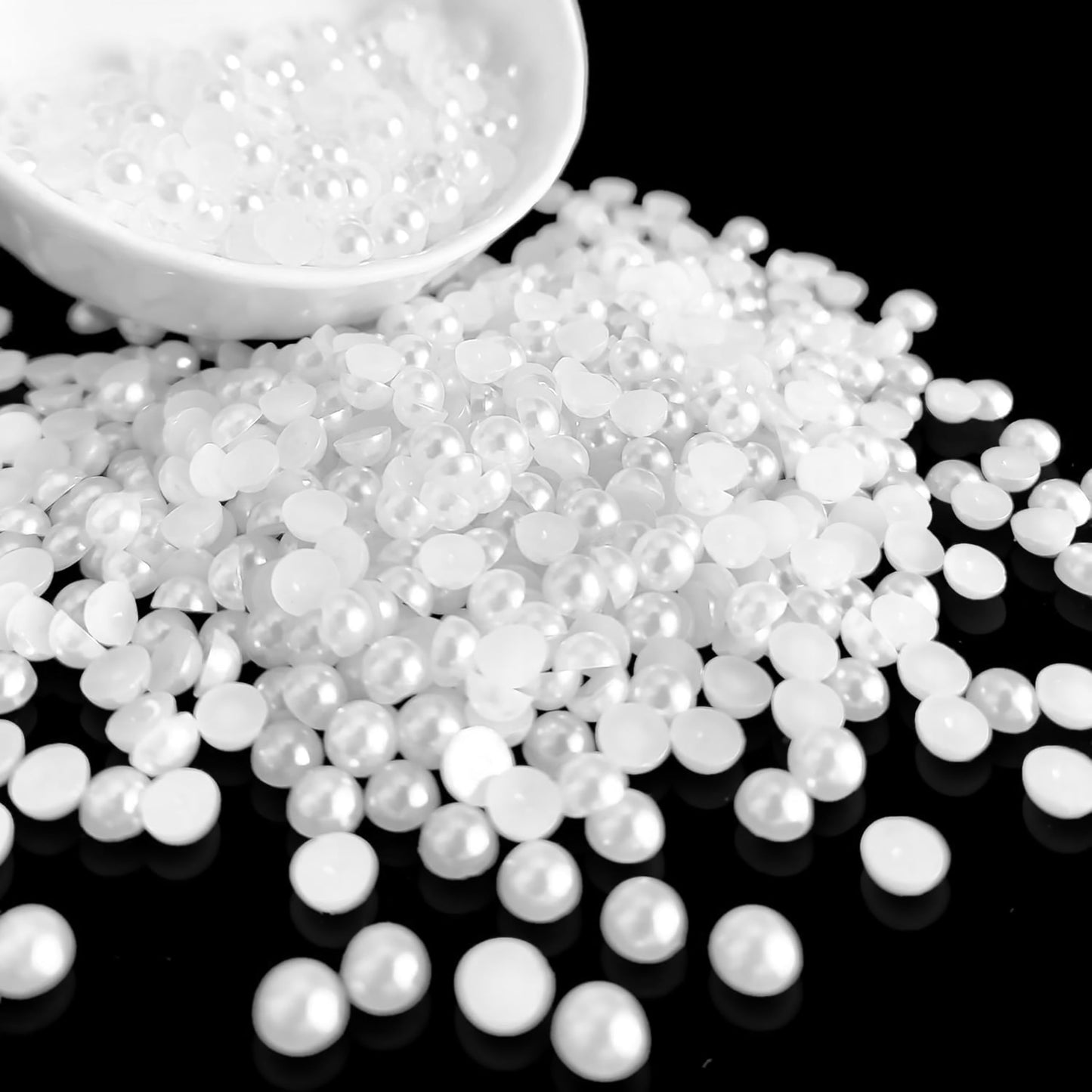The clean decorative look finish of 6mm and white 6mm half cut flat back pearls works nicely in writing, school use and office notes.
