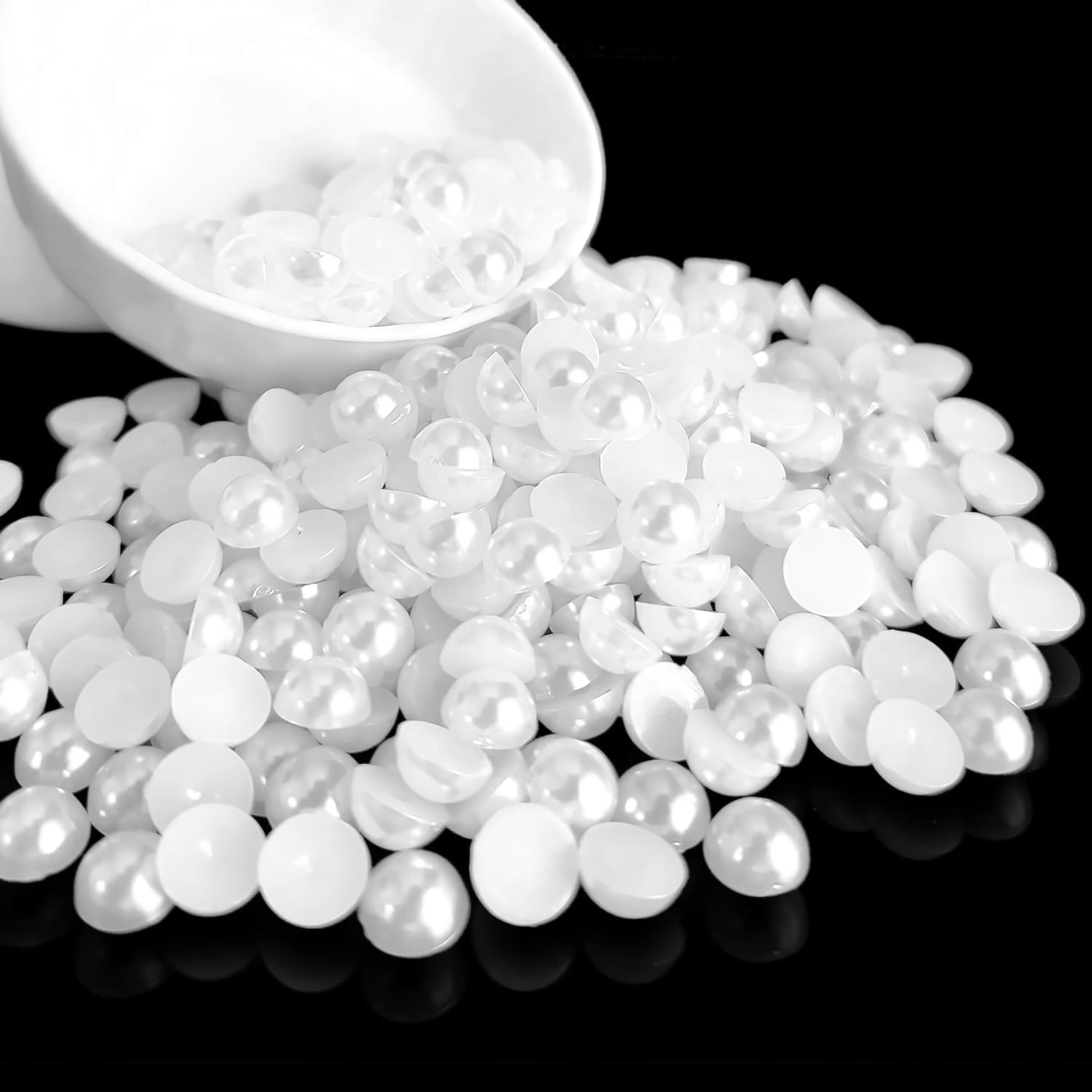 The clean decorative look of 10mm and white 10mm beads supports bracelet making, necklace making and DIY jewellery projects.