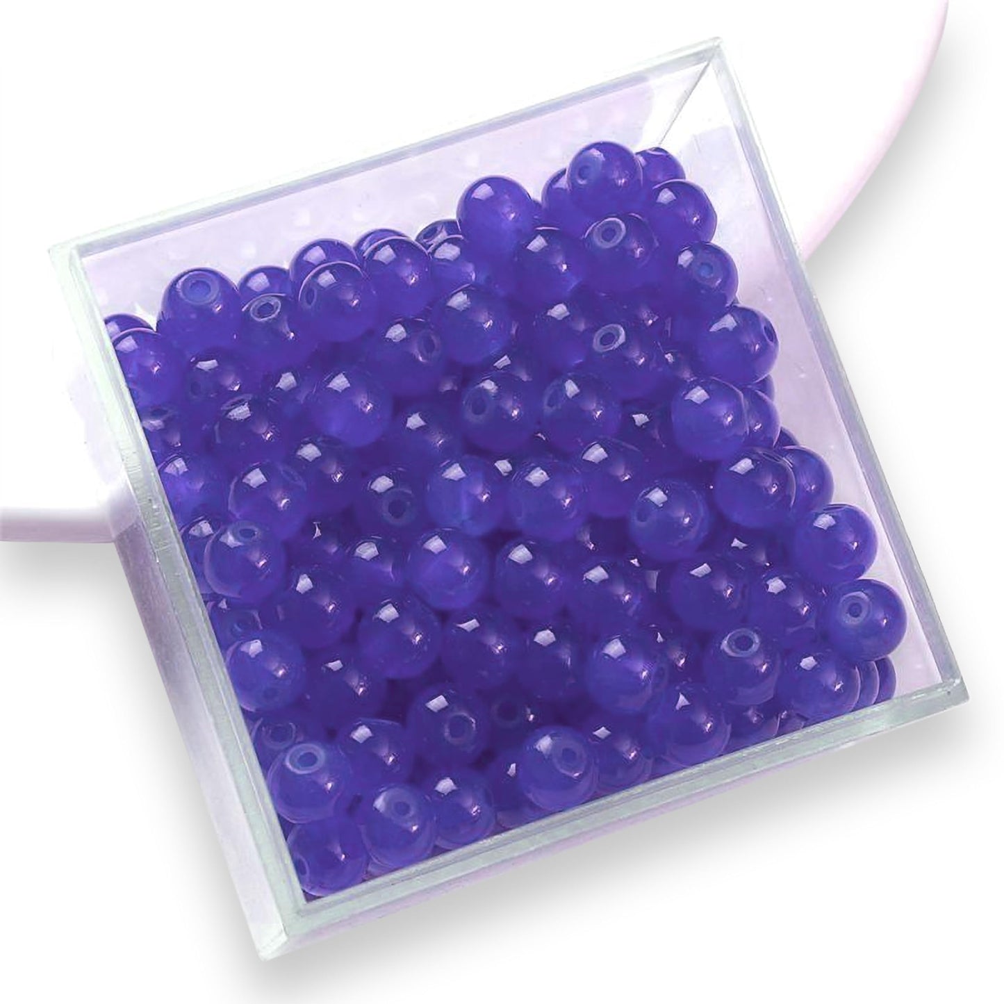 In bracelet making, necklace making and DIY jewellery projects, purple and pearl 6 mm and 6mm beads add depth and neat finishing.