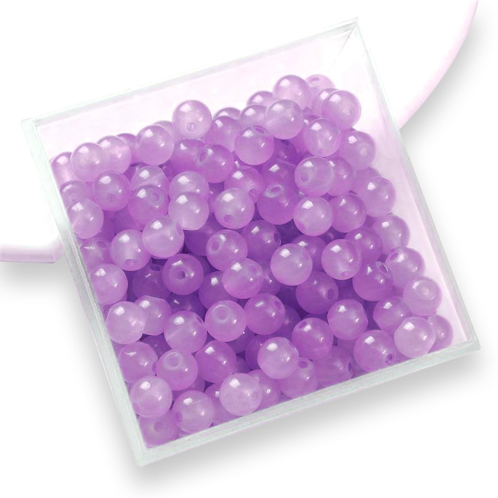 Light purple and pearl 6 mm and 6mm beads make bracelet making, necklace making and DIY jewellery projects look more complete.