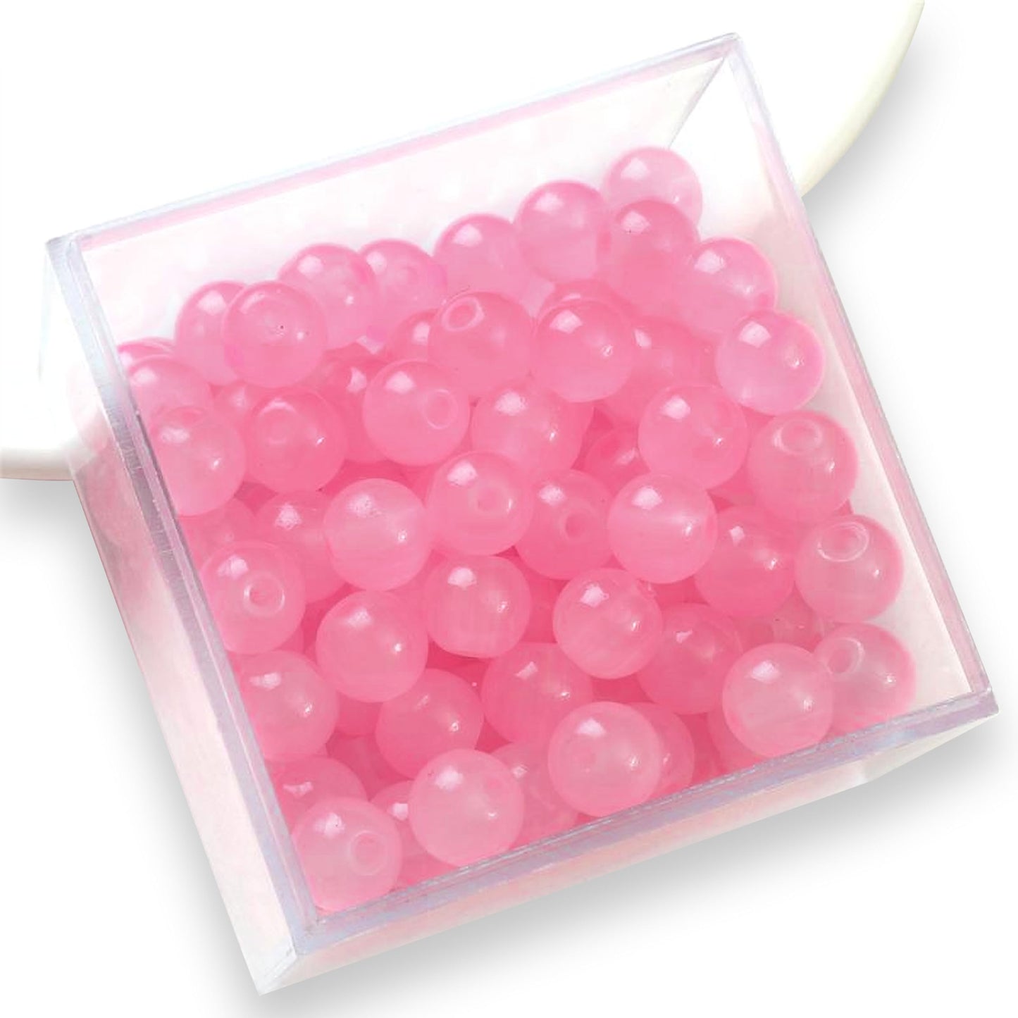 In bracelet making, necklace making and DIY jewellery projects, pink and pearl 8mm beads add depth and neat finishing.