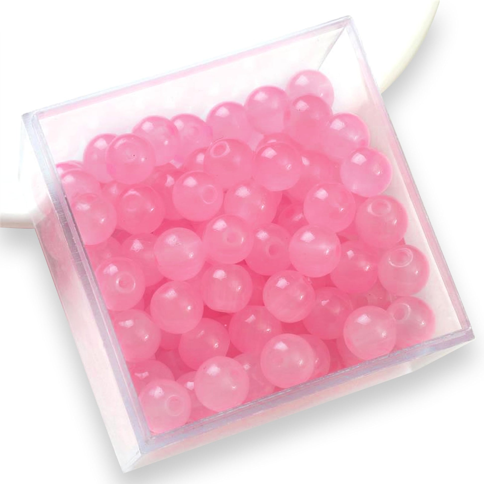 In bracelet making, necklace making and DIY jewellery projects, pink and pearl 8mm beads add depth and neat finishing.