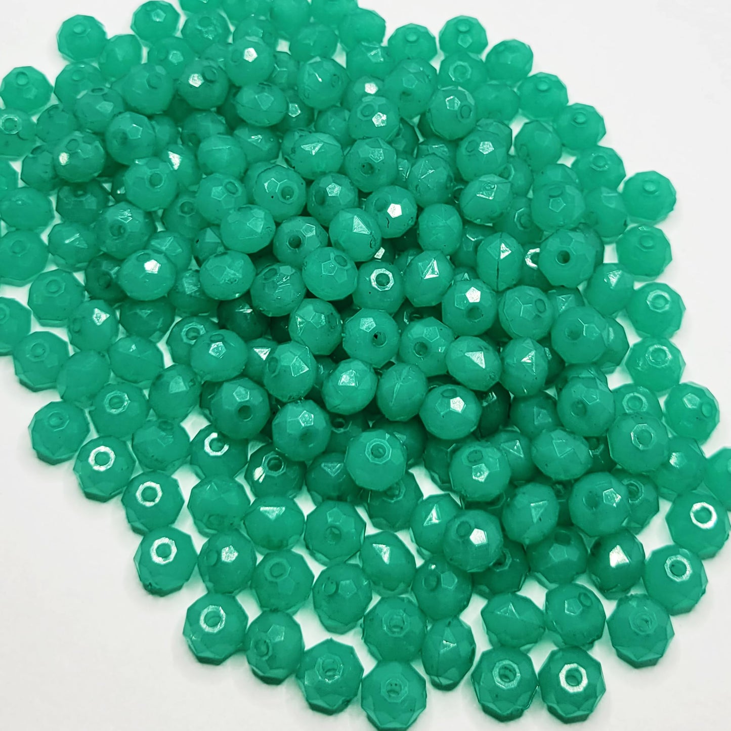 Use green 8mm beads to give bracelet making, necklace making and DIY jewellery projects a clean decorative look.