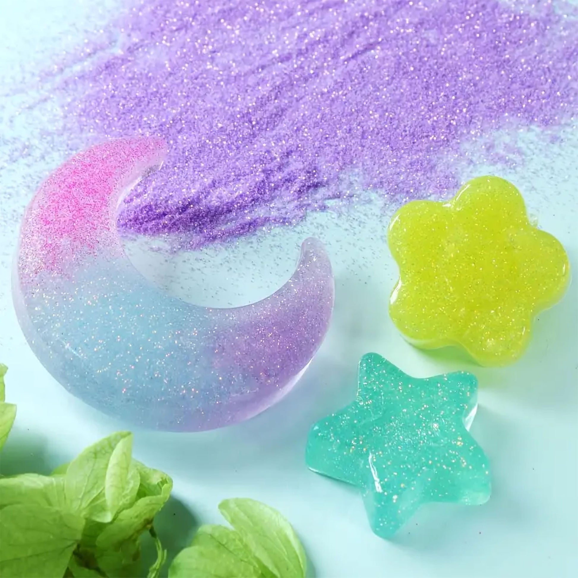 White and multicolour 50g glitter powder fits into card making and scrapbooking without making the design feel heavy.