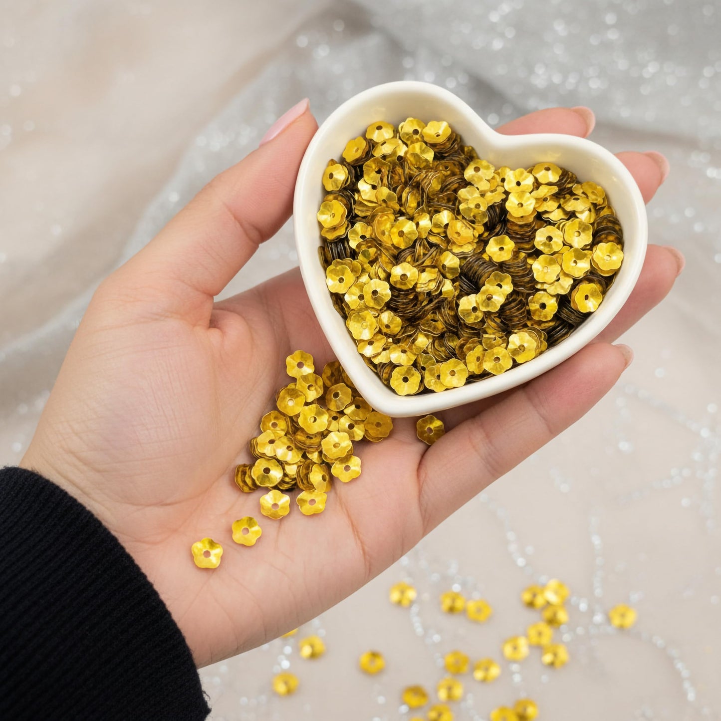 Choose metallic gold metallic sequin embellishments to add embroidery sparkle across boutique craft projects and aari embroidery.