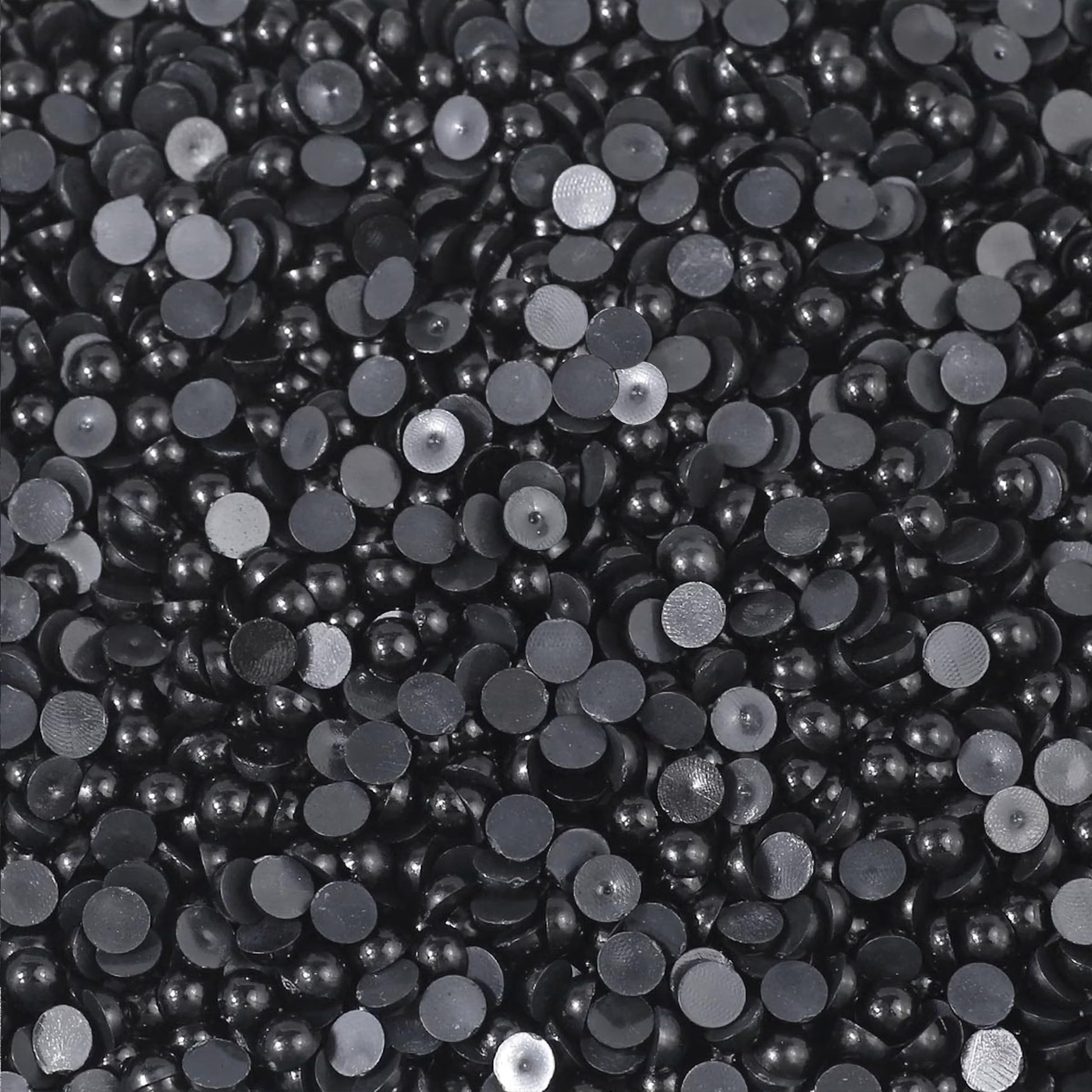 Choose flatback half pearl accents to add soft decorative shine across resin craft and phone case art.