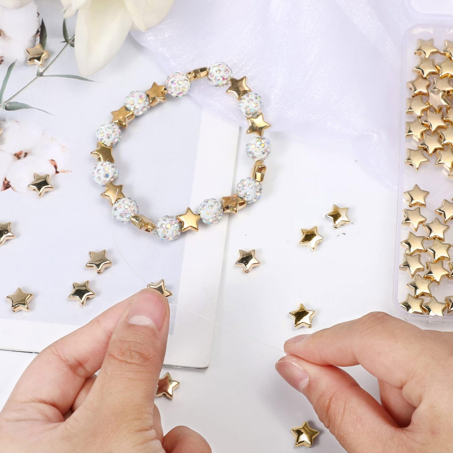 The neat craft texture, useful in handmade accessories and bracelet making finish of star gold and silver plastic and acrylic beads works nicely in beading craft.