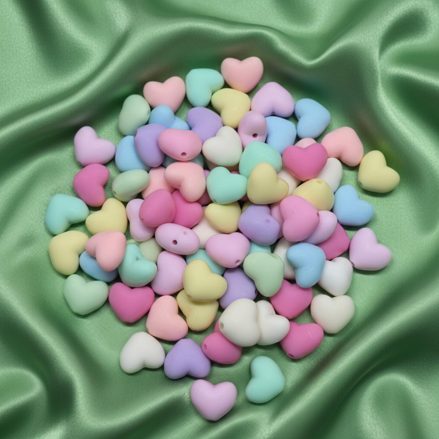 Make cute accessory projects feel complete with playful heart acrylic beads for bracelet making.