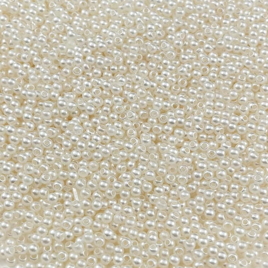4mm and pearl 4mm and 90 grams beads bring a polished accent to bracelet making, necklace making and DIY jewellery projects.