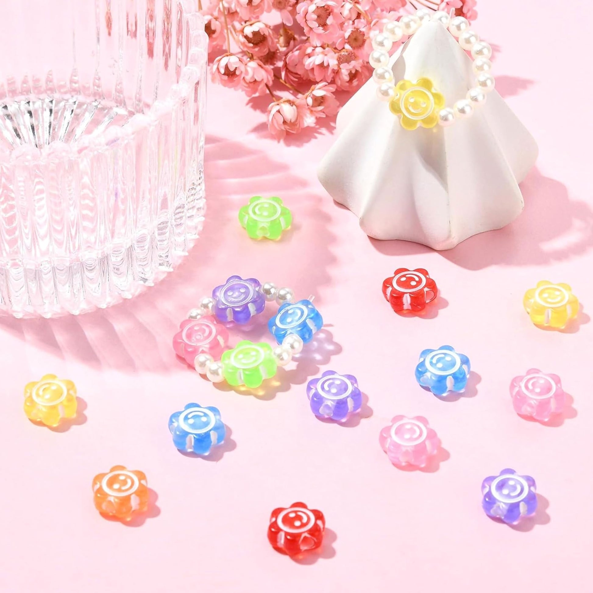 White heart and 8 m beads add useful detail to bracelet making, necklace making and DIY jewellery projects.