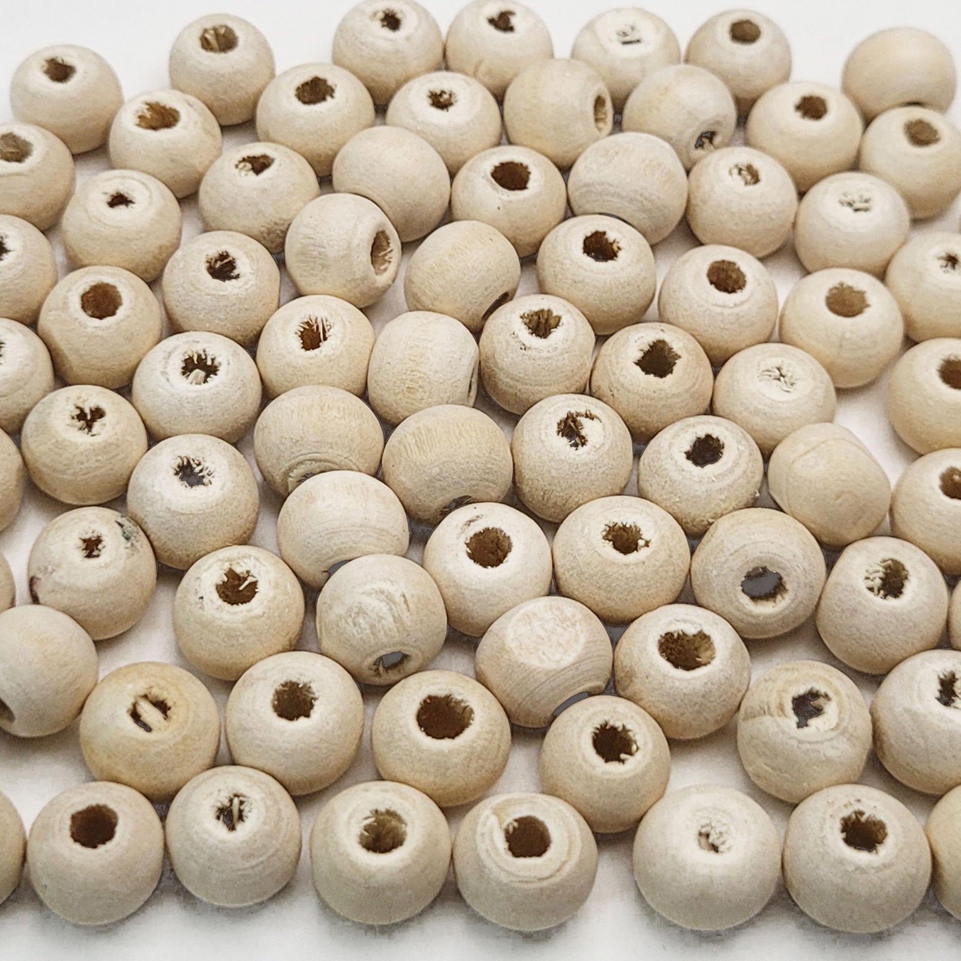 The clean decorative look finish of cream 8mm 8mm beads works nicely in bracelet making, necklace making and DIY jewellery projects.