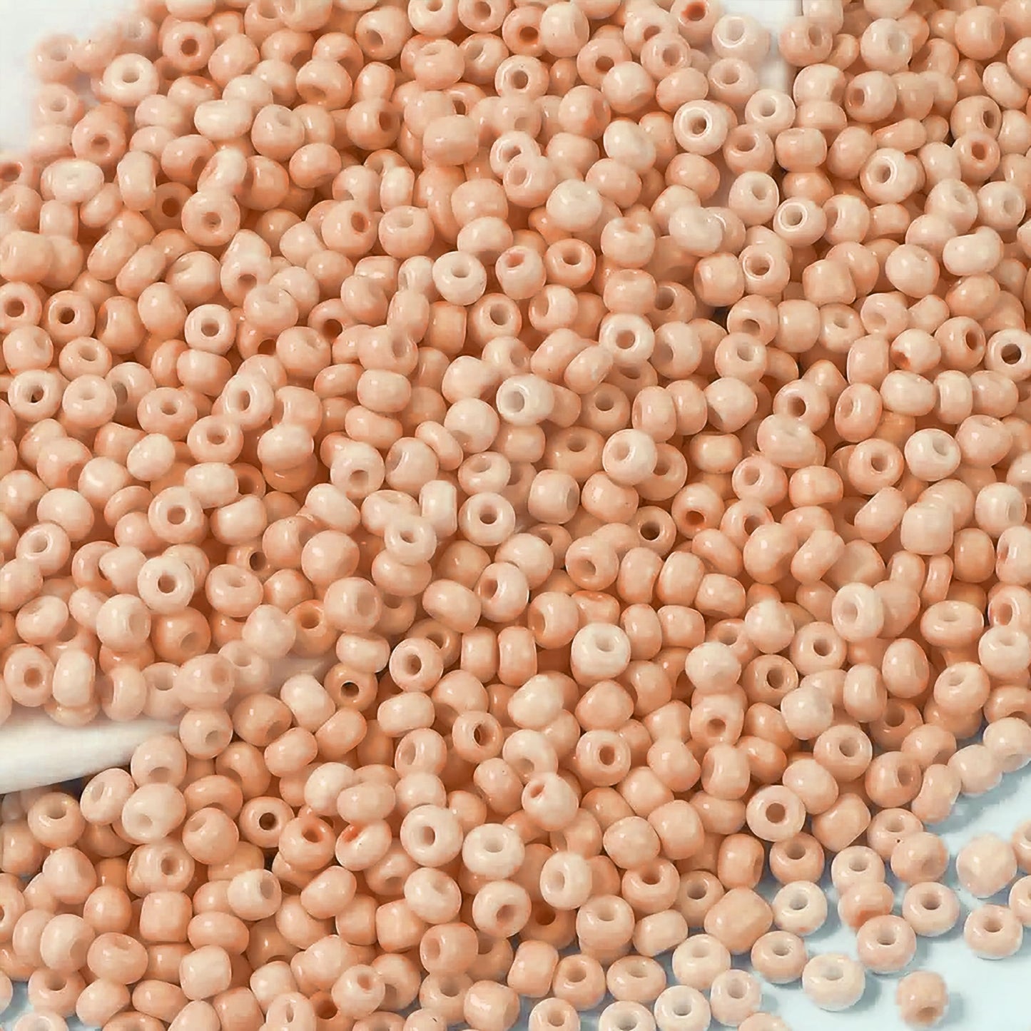 To add a clean decorative look, place peach 4mm and 4 mm beads into bracelet making, necklace making and DIY jewellery projects.