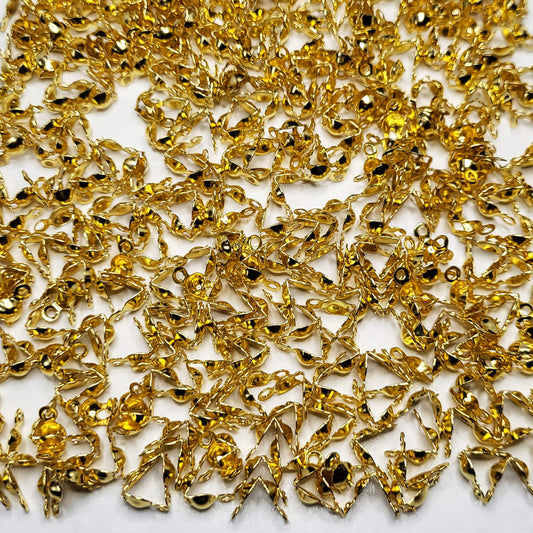 Use gold 8mm jewellery making kit to give DIY jewellery making, bracelet making and craft classes a clean decorative look with gold detail.