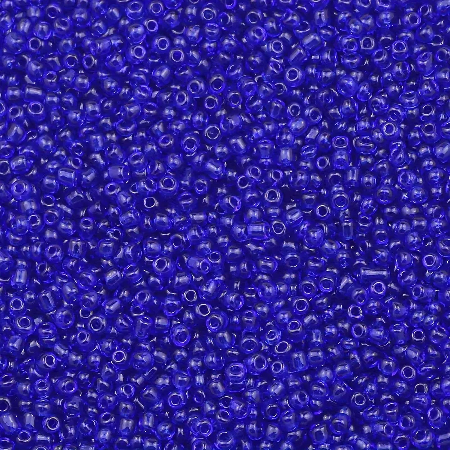 The clean decorative look finish of blue and transparent 3mm beads works nicely in bracelet making, necklace making and DIY jewellery projects.