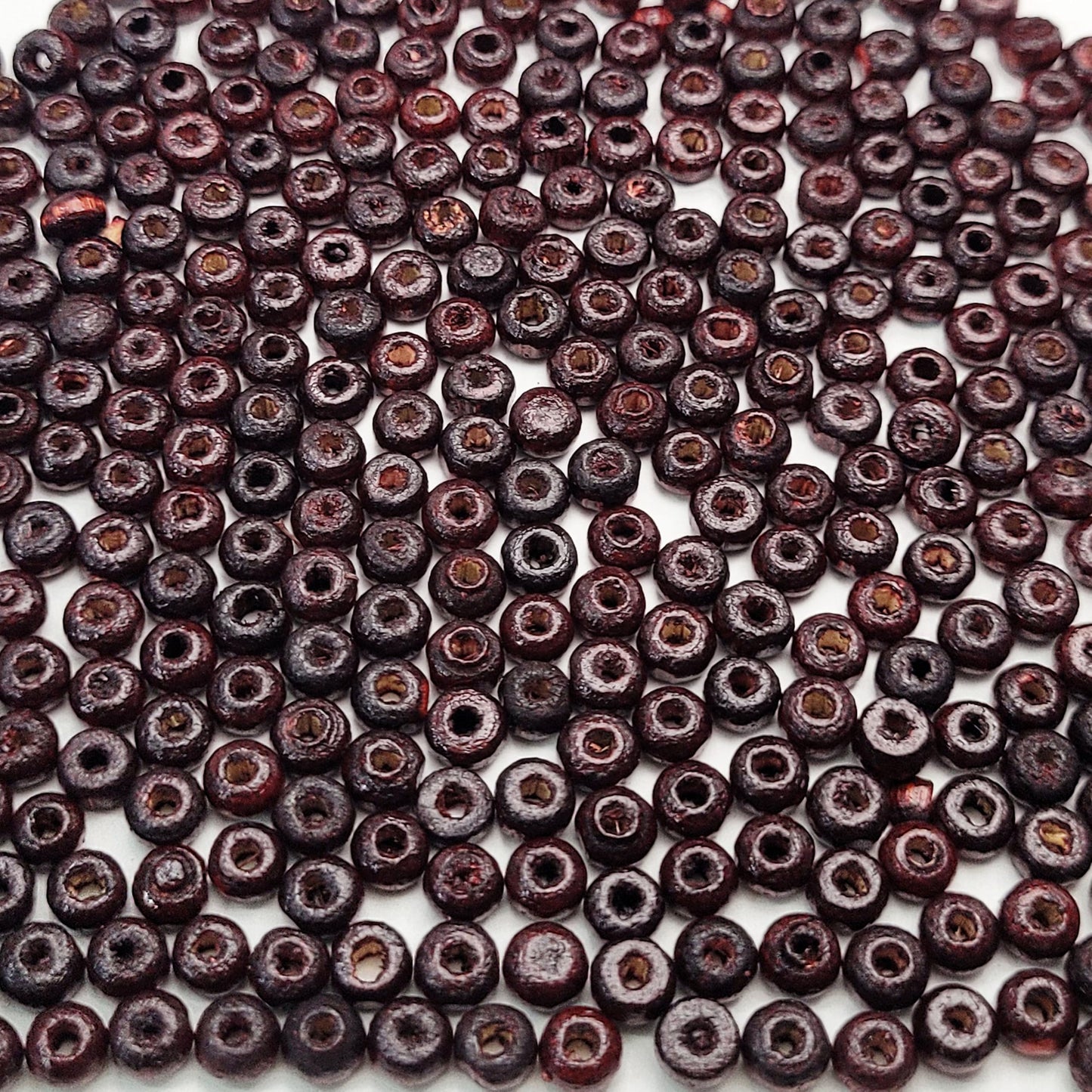 The clean decorative look of maroon 3x4mm 6mm beads supports bracelet making, necklace making and DIY jewellery projects.