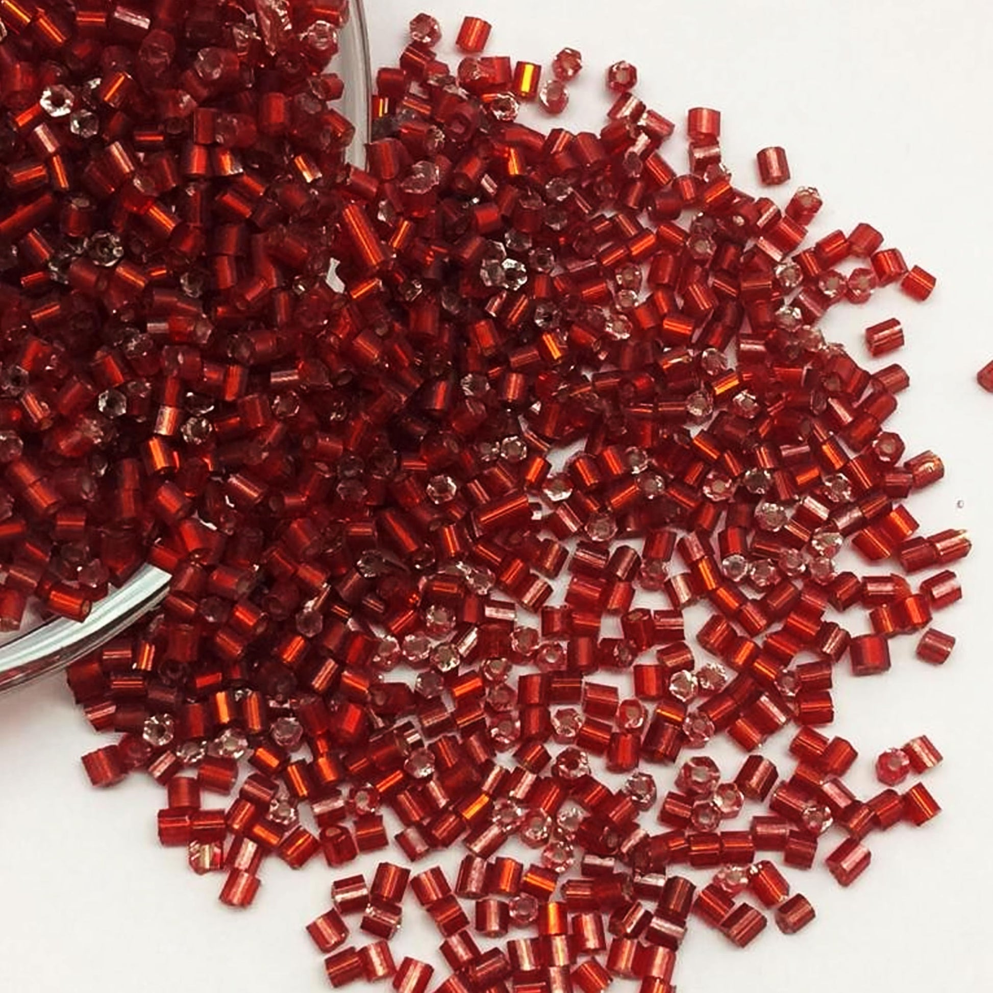 A clean option for DIY craft projects, creative hobby work and decorative handmade designs, red and silver 2.5mm small cut cylinder silverline tubes 2.5mm shiny adds a clean.