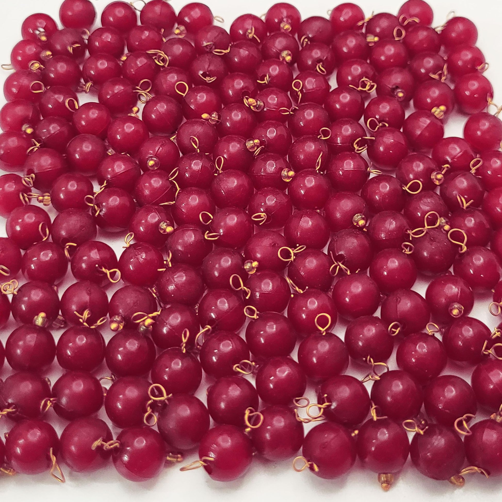 The clean decorative look finish of maroon and multicolour 8mm beads works nicely in bracelet making, necklace making and DIY jewellery projects.