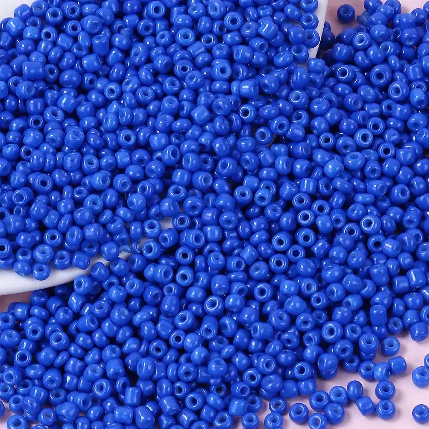 A refined detail for bracelet making, necklace making and DIY jewellery projects, blue 4mm and 4 mm beads add a clean decorative look.