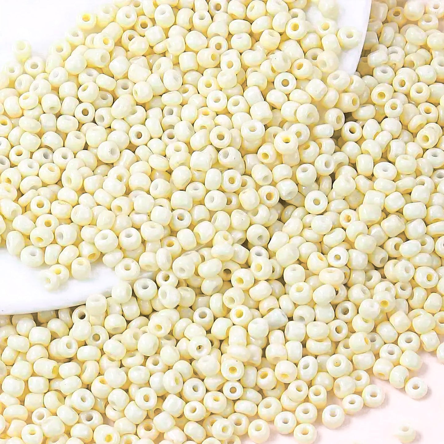 The look of off white 3mm and 3 mm beads suits bracelet making, necklace making and DIY jewellery projects, especially for clean decorative look.