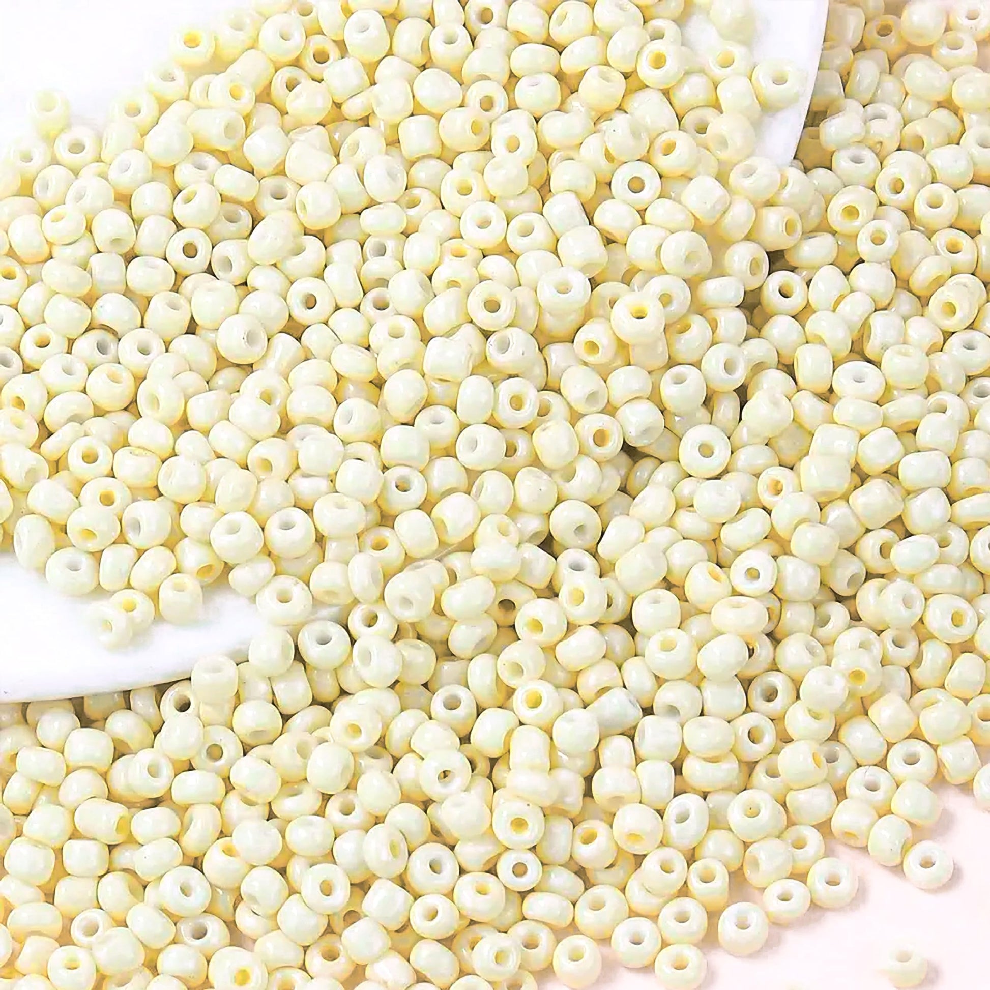 The look of off white 3mm and 3 mm beads suits bracelet making, necklace making and DIY jewellery projects, especially for clean decorative look.