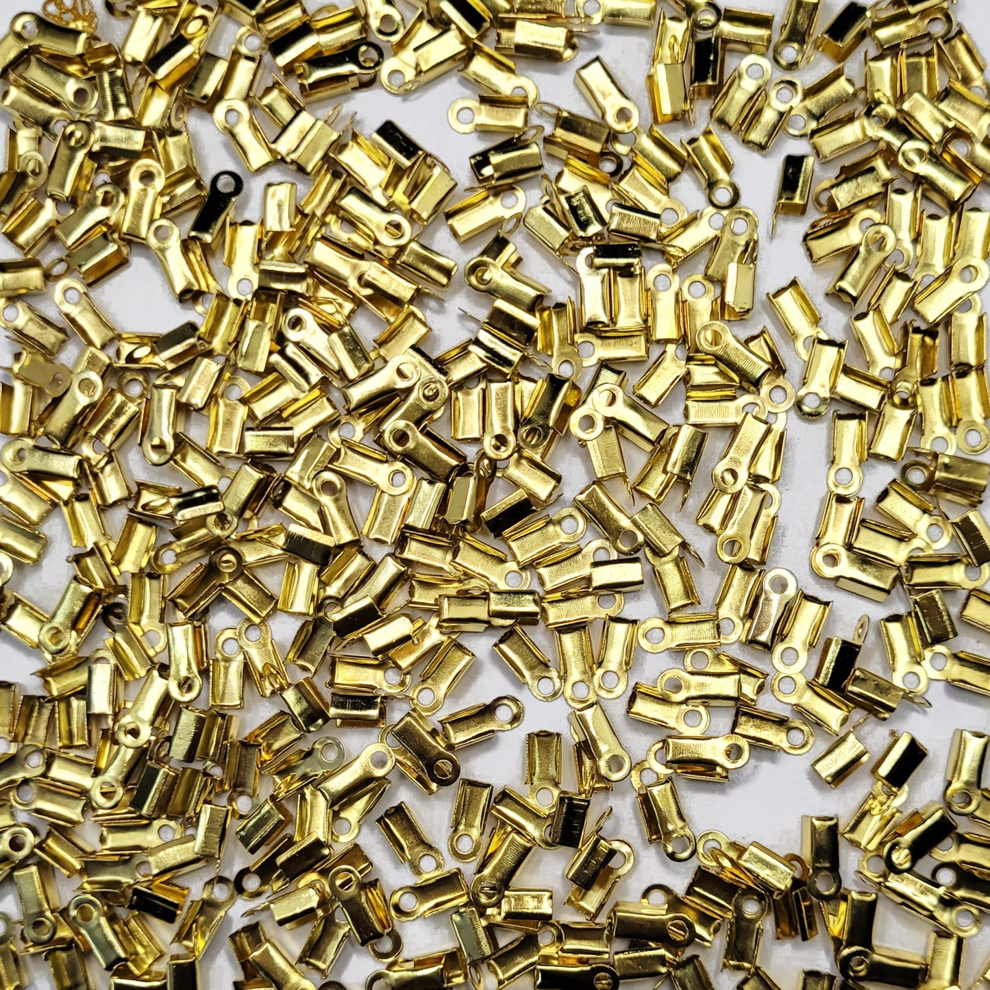 Use gold 8mm jewellery making kit for DIY jewellery making, bracelet making and craft classes when the design needs a clean decorative look.