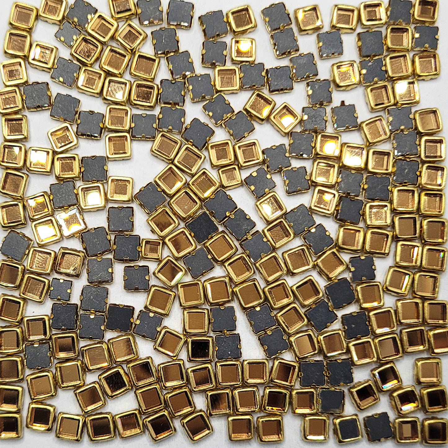 Square Kundan Glass Stones – 4mm, 45g