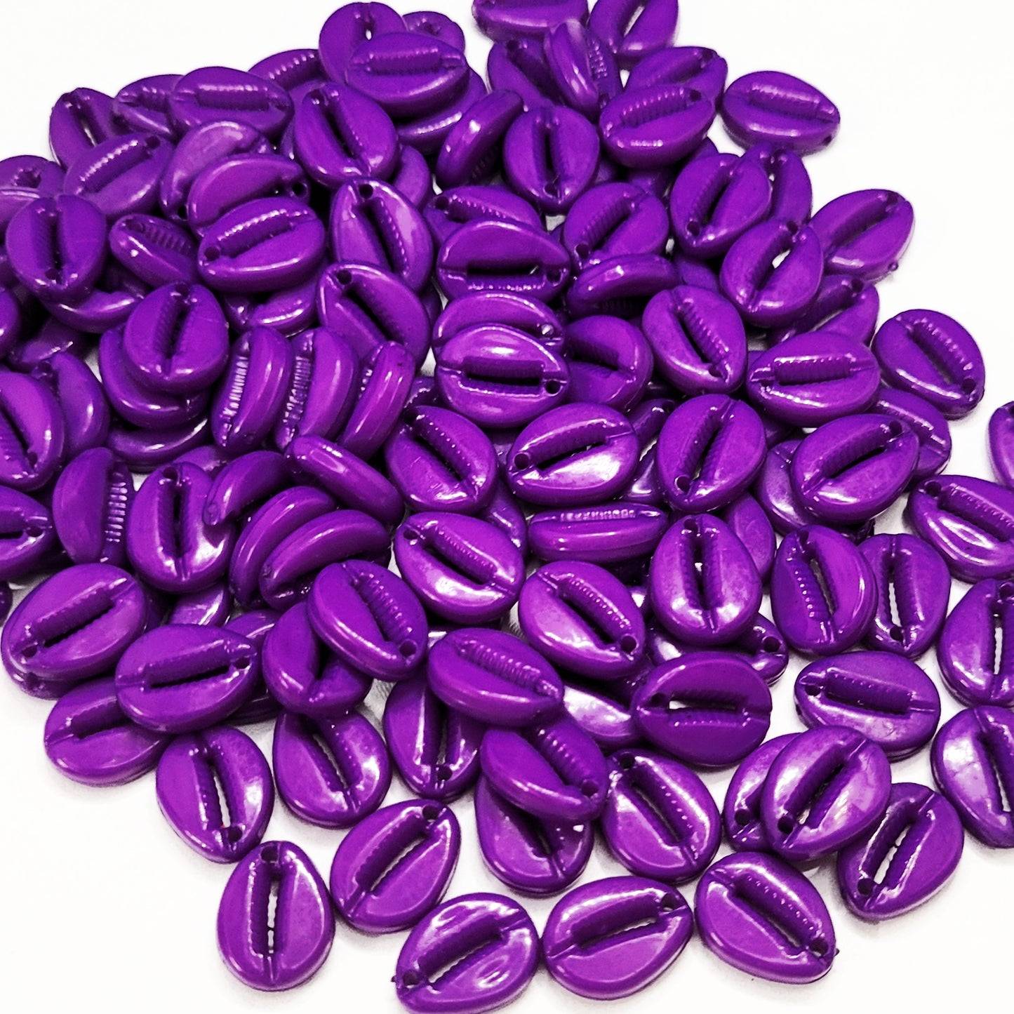 Cawri Shell Plastic Beads - 40 Beads